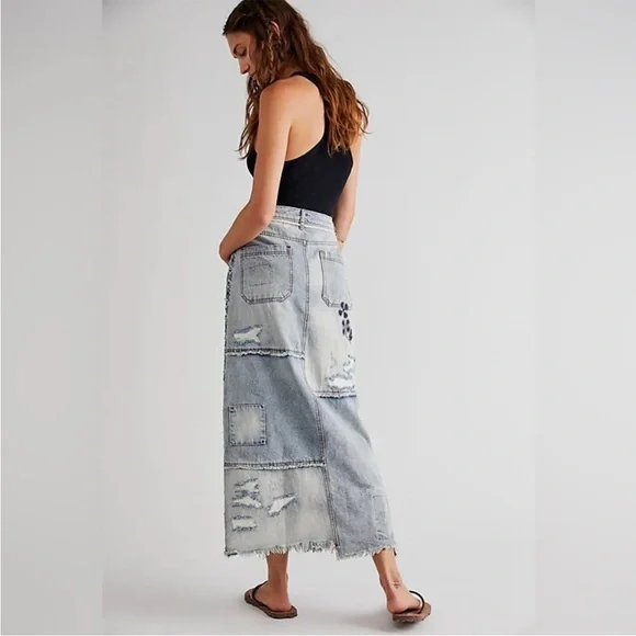 Free People Maxed Out Maxi Denim Skirt Embroidered Patchwork Size 10 - Picture 3 of 16
